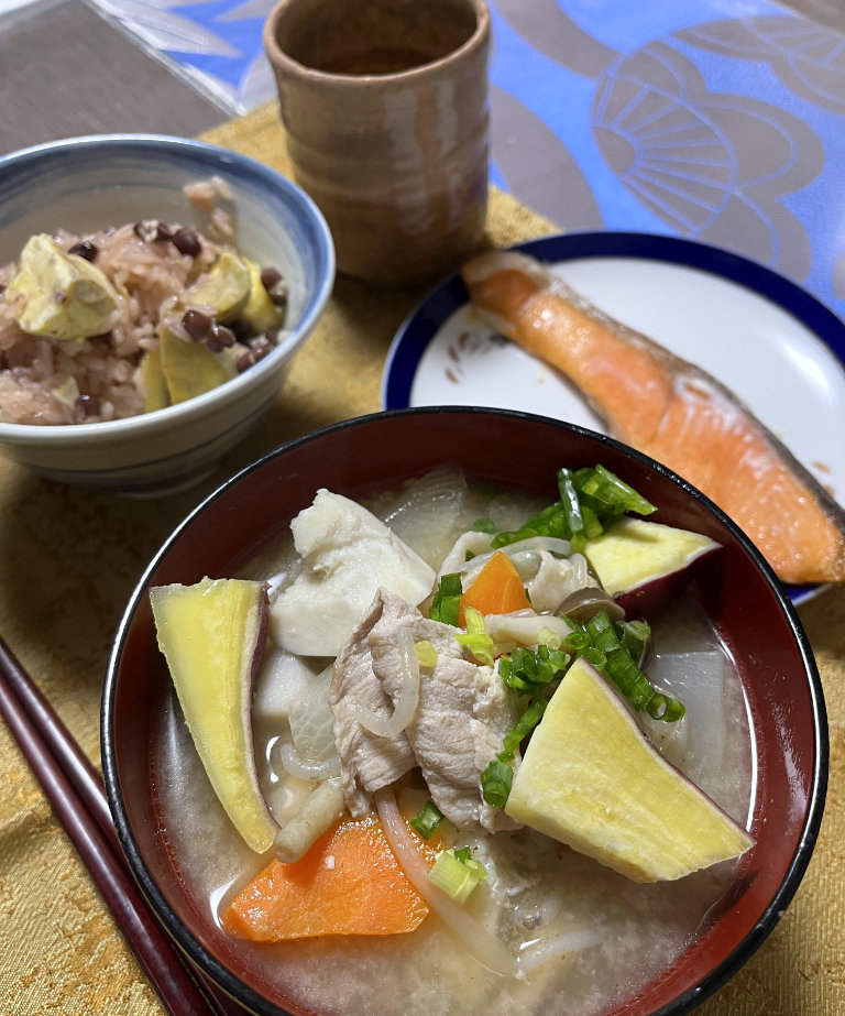 Come si mangia in Giappone: abitudini, orari e curiosità 2 pasto giapponese 3